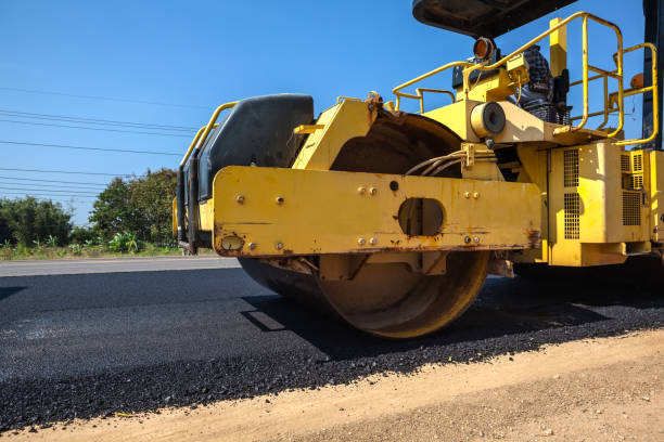 Best Asphalt Driveway Installation  in Sardis, MS